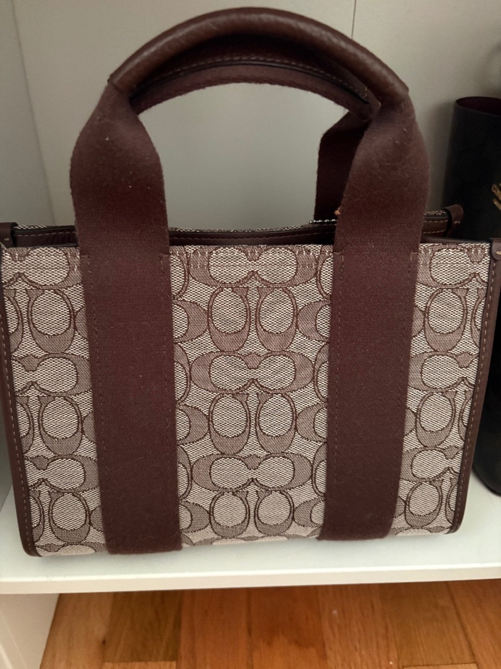 Dempsey Tote 22 in Signature Jacquard